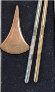 都城市の鍼灸治療院たけしたででうつ・不眠治療に使用する刺さない鍼（てい鍼）